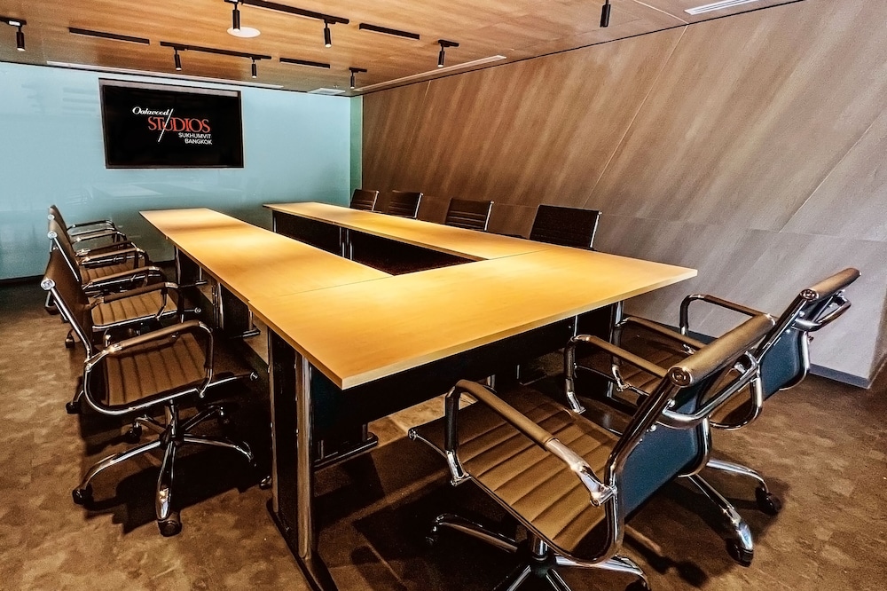 Oakwood Studios Sukhumvit Bangkok 33/42