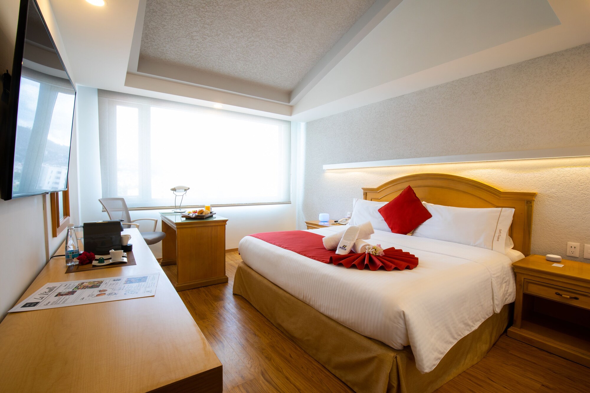 PREMIUM, KING BED