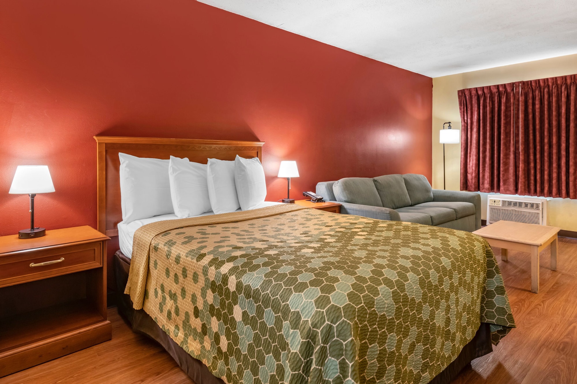 ROOM, DOUBLE BED