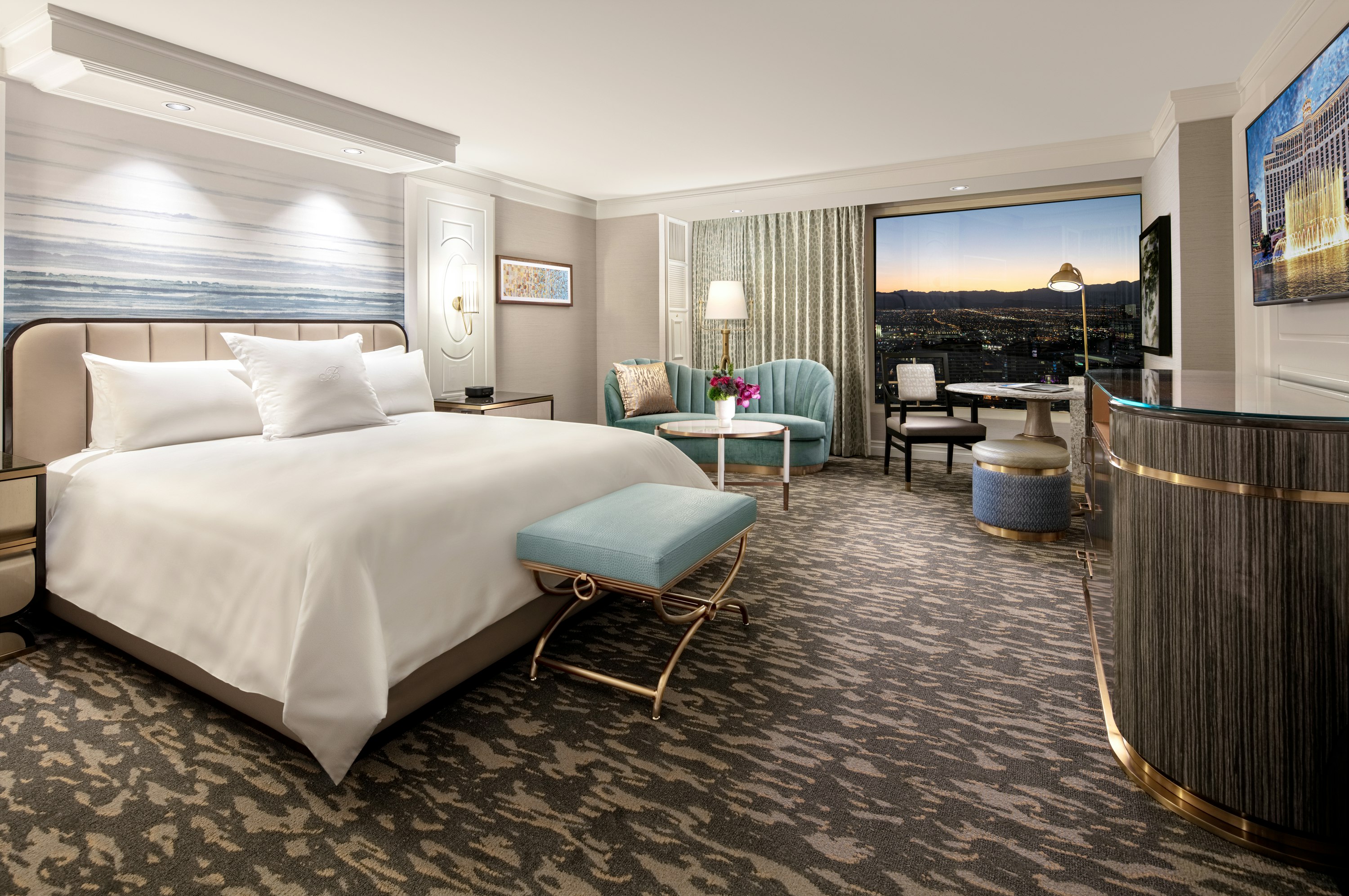 PREMIER, KING BED