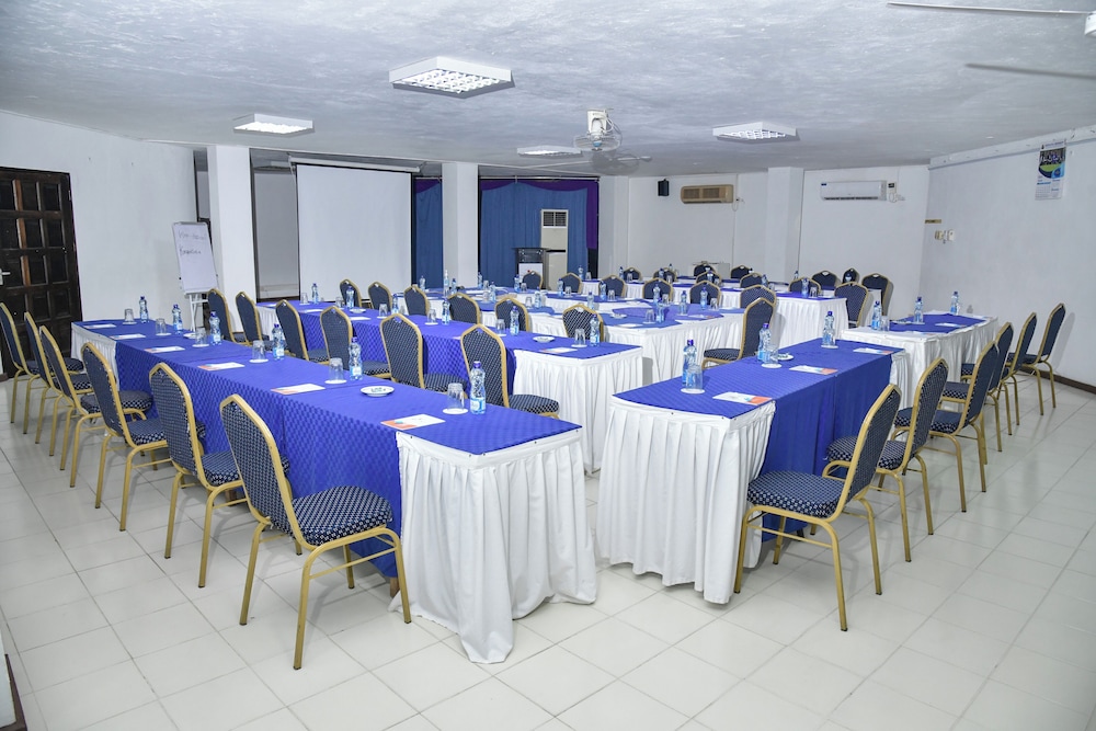 Northcoast Beach Hotel 36/50