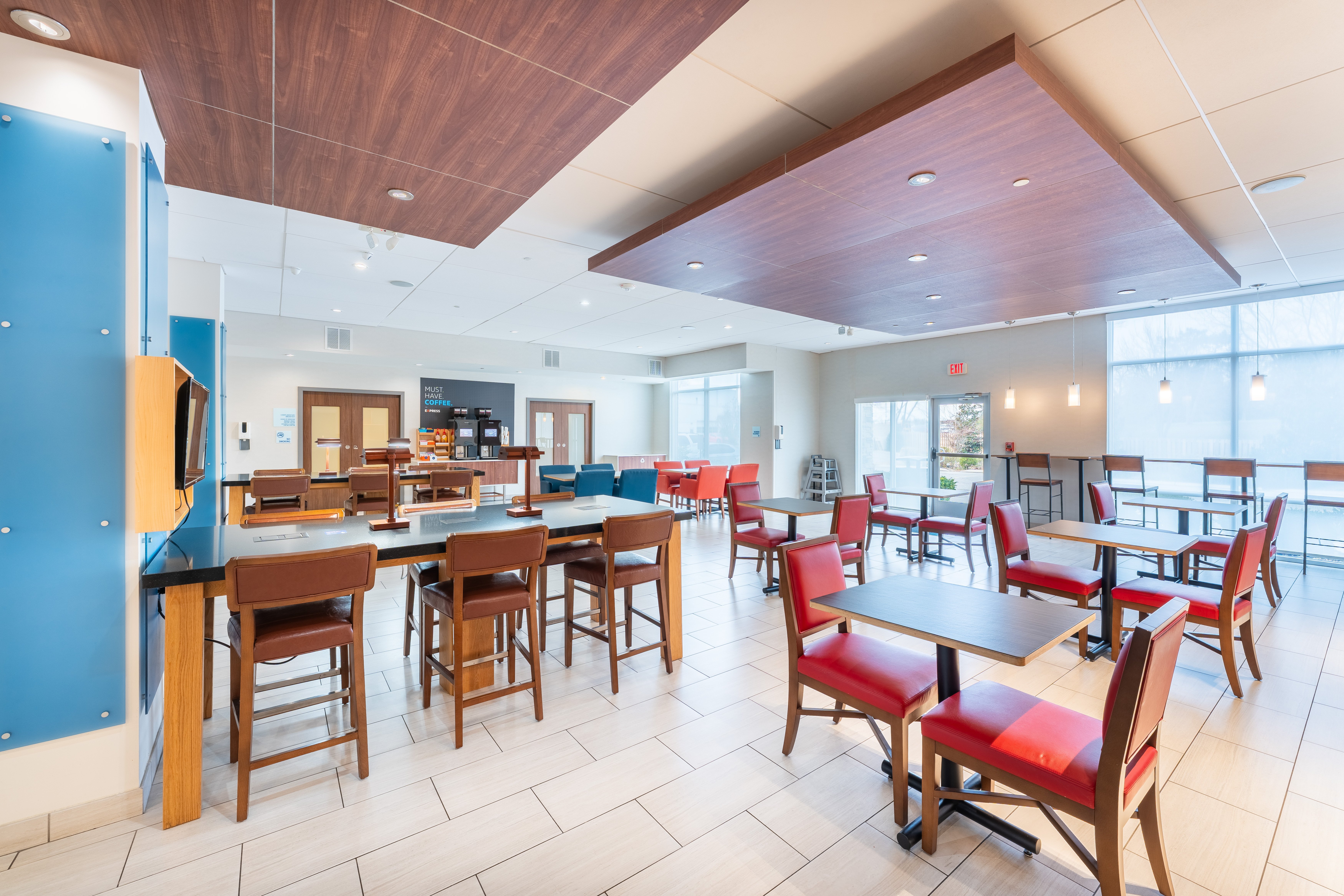 Holiday Inn Express Suites Nashville North Springfield 56/77