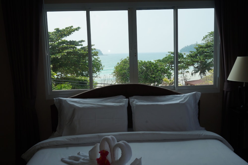 Kata Beachwalk Hotel And Bungalows 53/74
