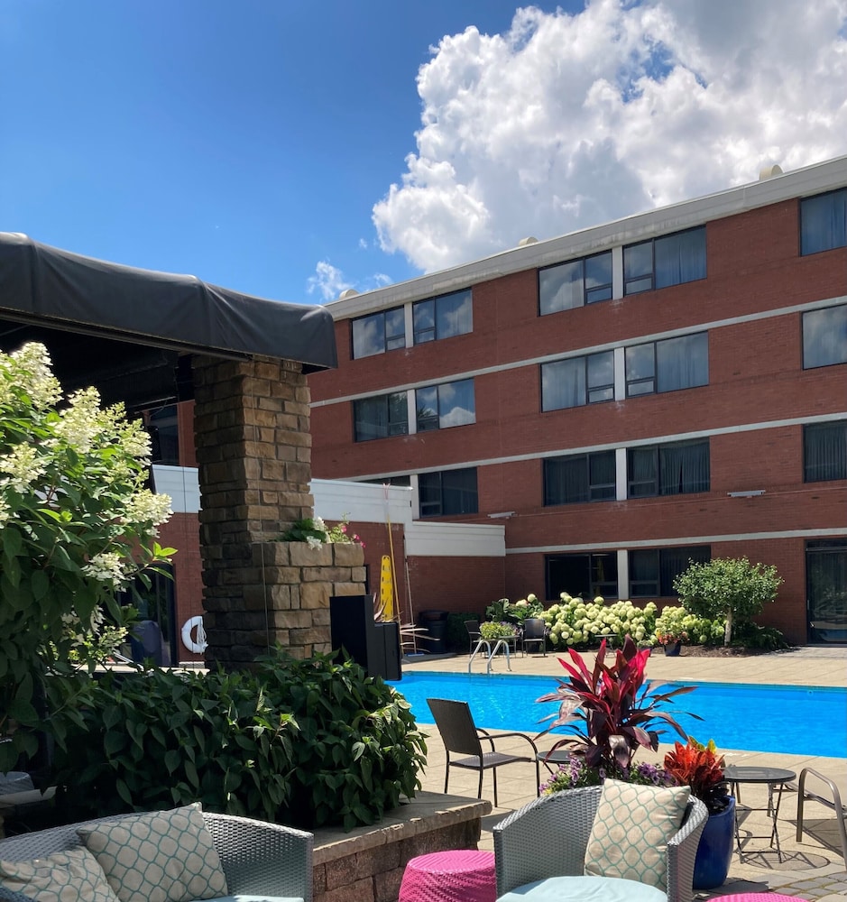 DoubleTree by Hilton Akron Fairlawn 5/50