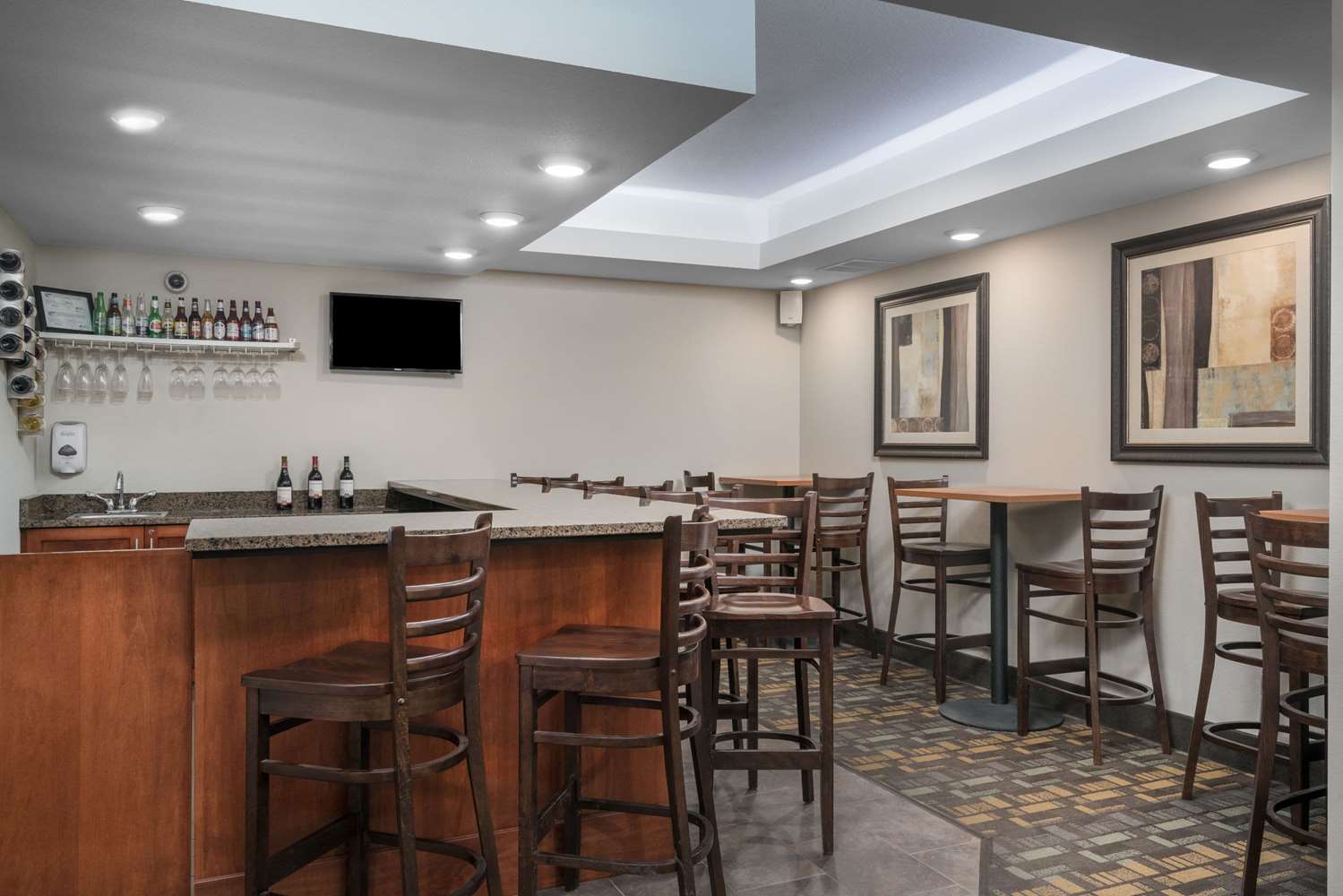 Americinn By Wyndham Hartford Sd 15/18