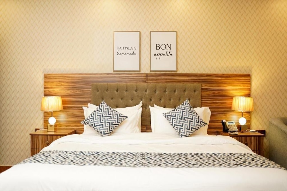 2 BEDROOMS, DELUXE, APARTMENT