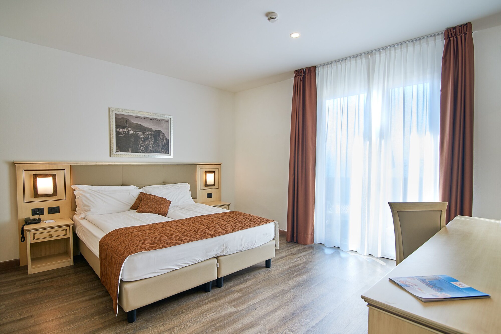 STANDARD, SINGLE, TWIN BEDS, GARDEN VIEW