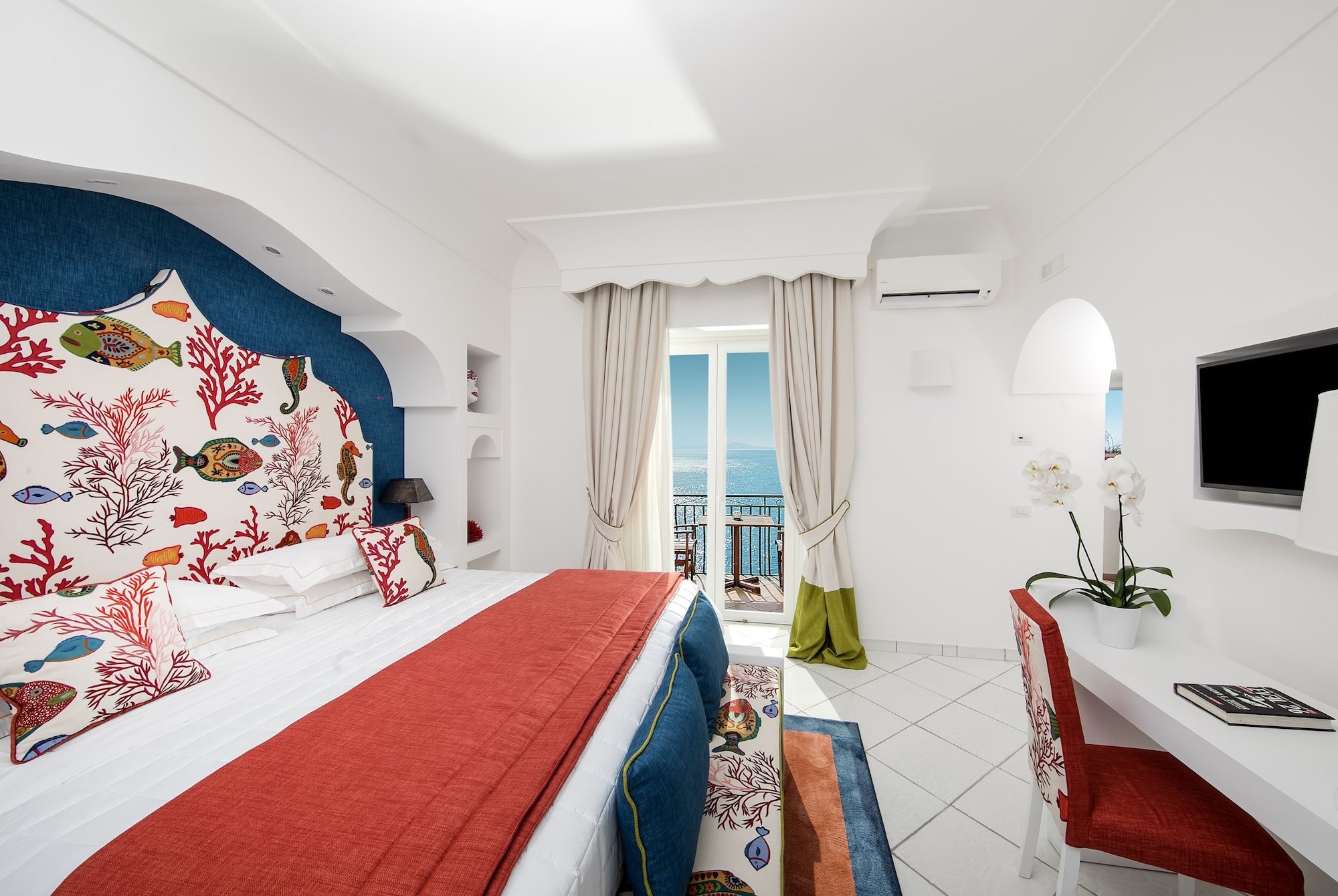 DELUXE, DOUBLE BED, SEA VIEW, TERRACE
