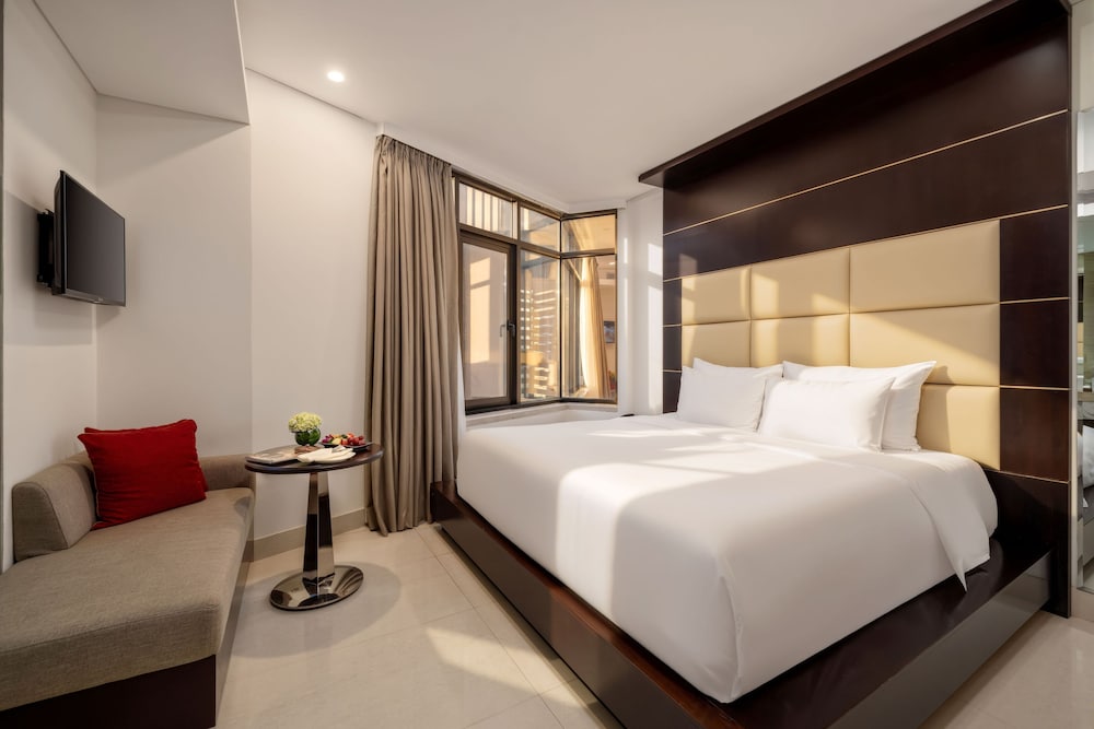 غرفة سوبيريور بسرير كوين، Holiday Beach Hotel Danang 3/7