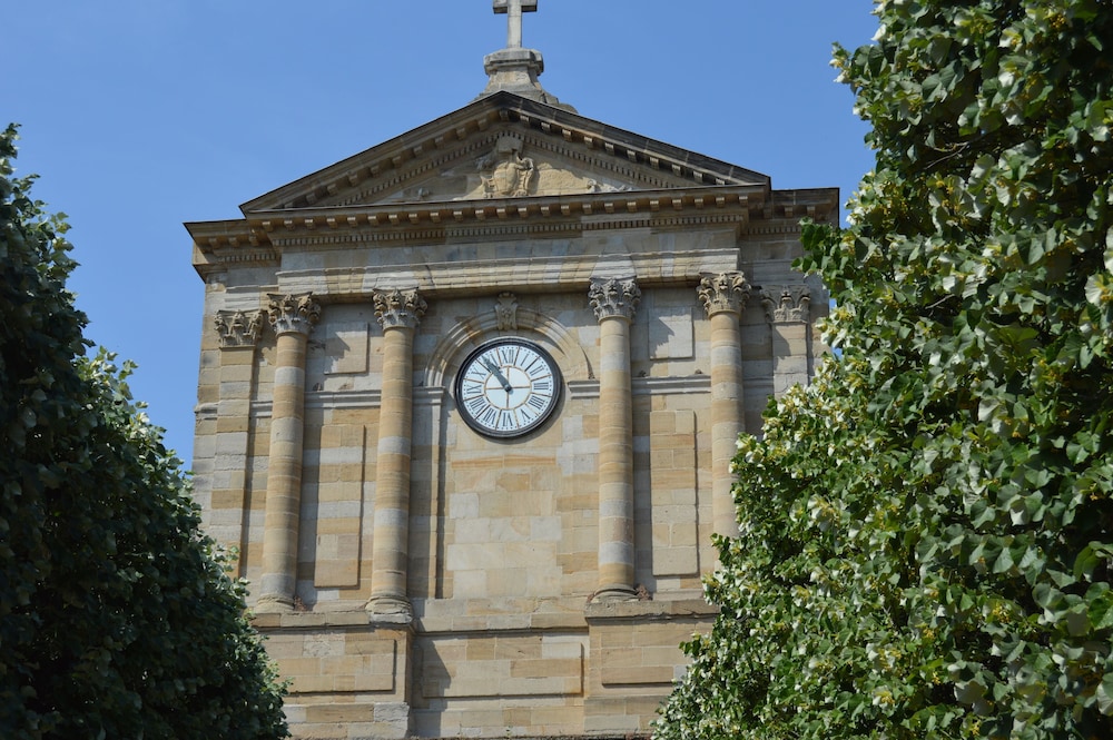 Hotel de la Gare Autun in AUTUN