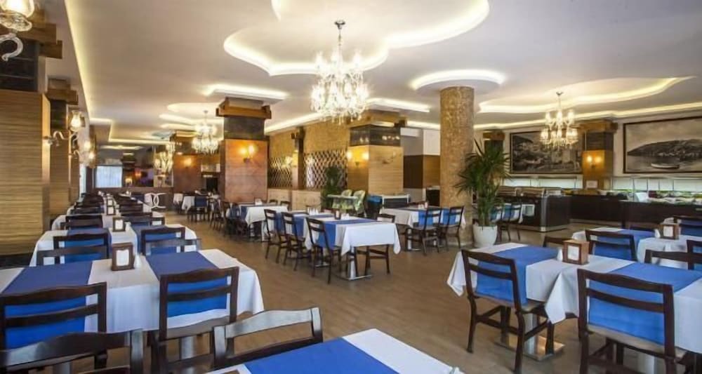 Parador Beach Hotel 22/47