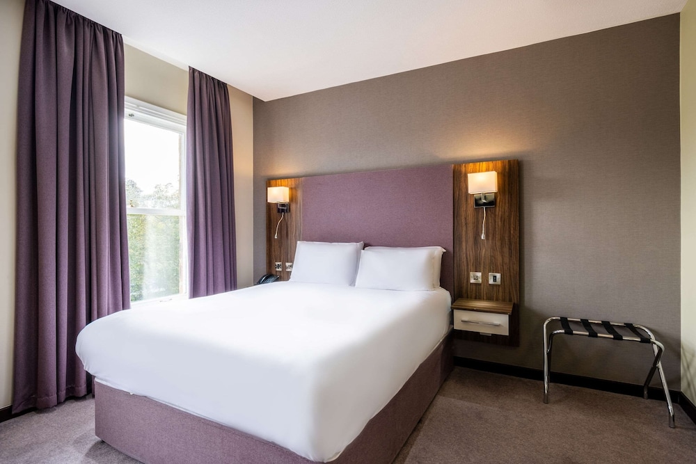 Cedar Court Hotel Harrogate 11/59