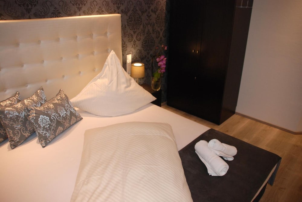 Hotel Zur Linde 12/26