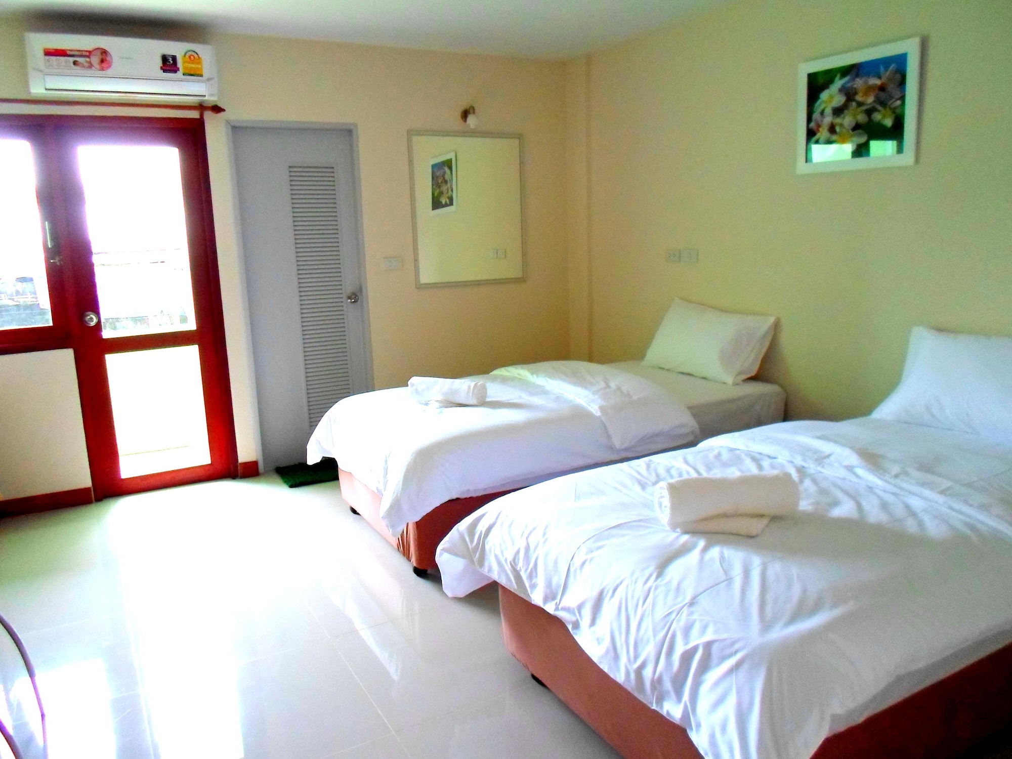 STANDARD, TWIN BEDS, BALCONY