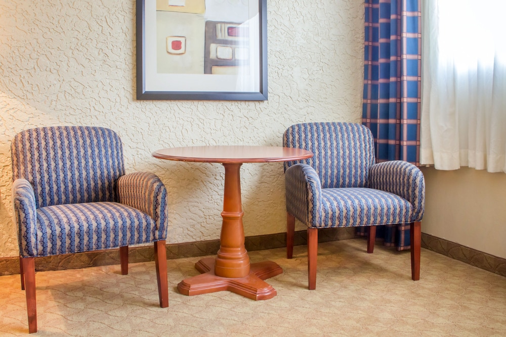 Econo Lodge Broken Arrow 43/59