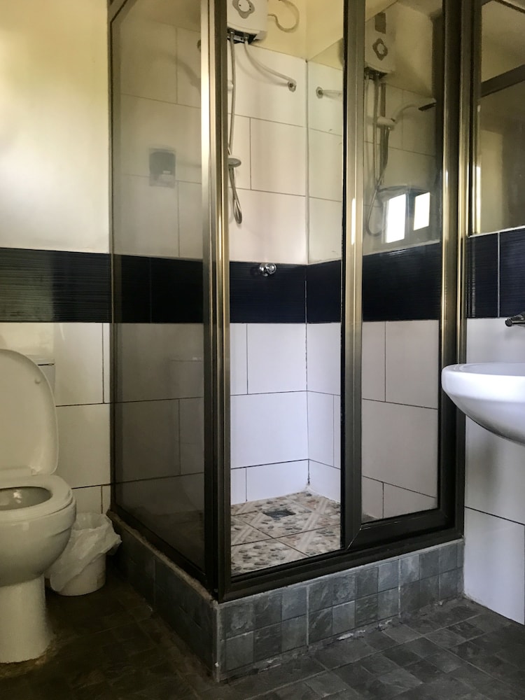 Omanye Lodge 46/50