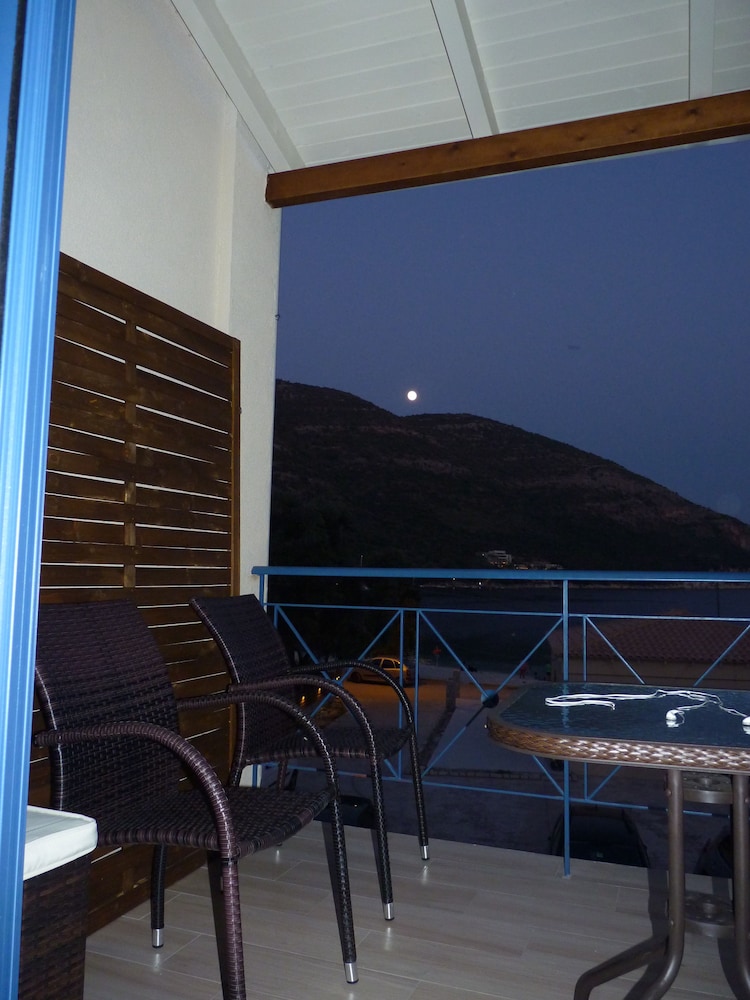 Ilianthos Apartments And Studios 34/50