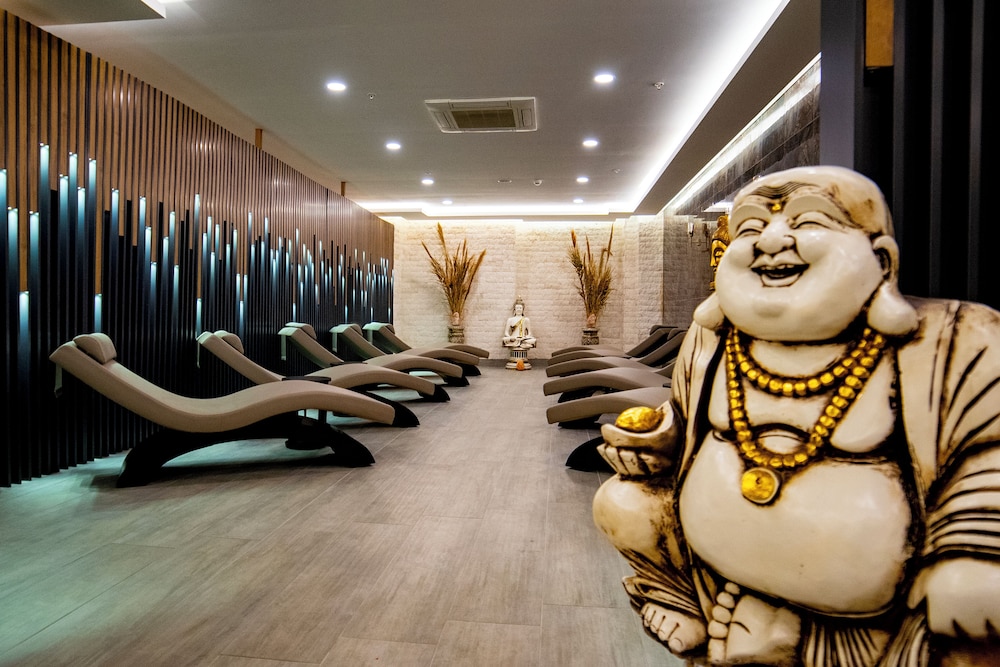 City Point Beach and Spa Hotel 48/50