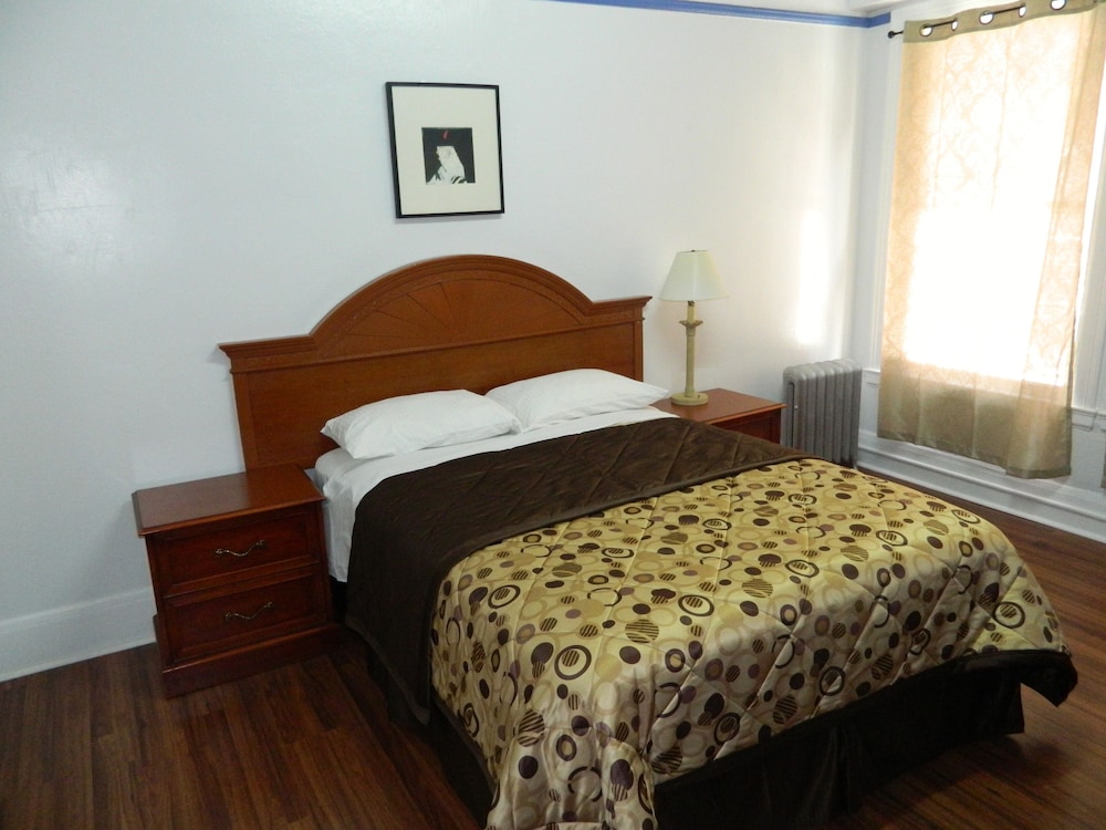 Admiral Hotel 11/56