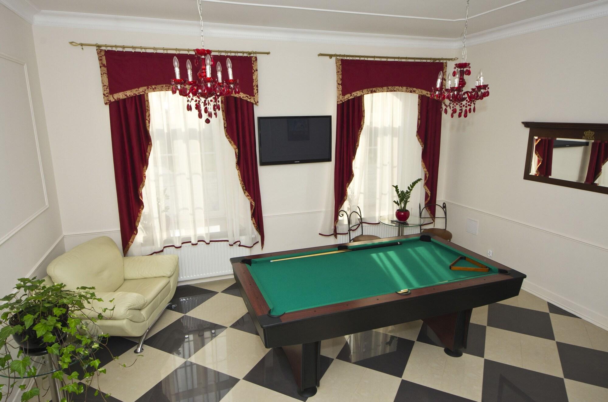 Royal Hotel 14/27