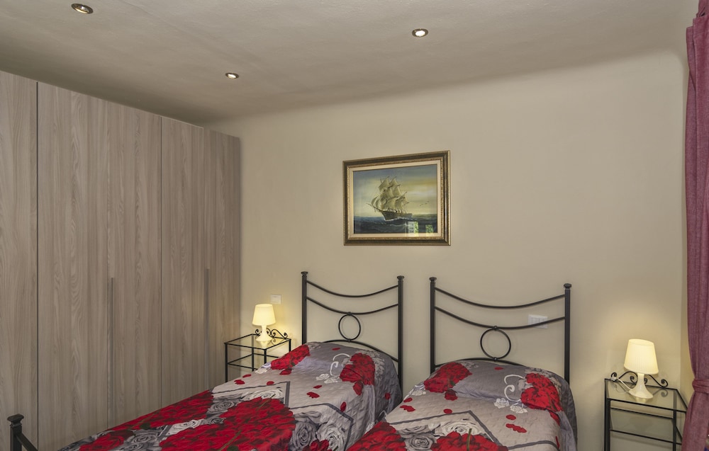 Art Gallery B&B 10/33