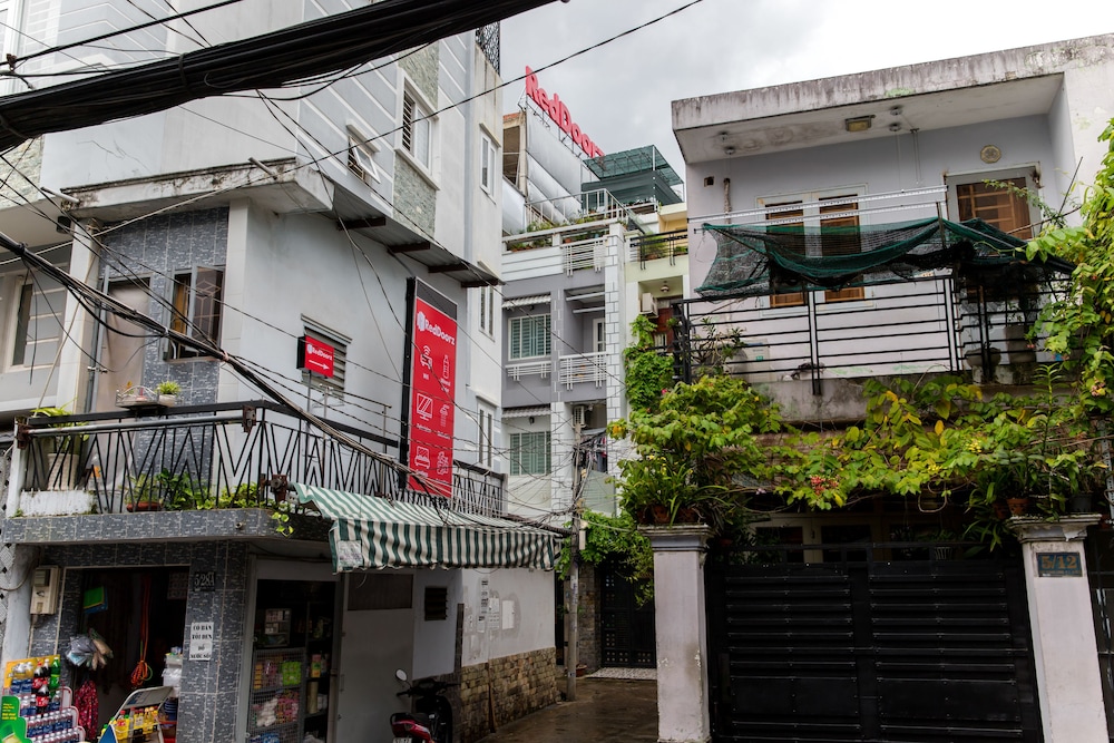 Reddoorz Plus Near Ba Chieu Market 2/24