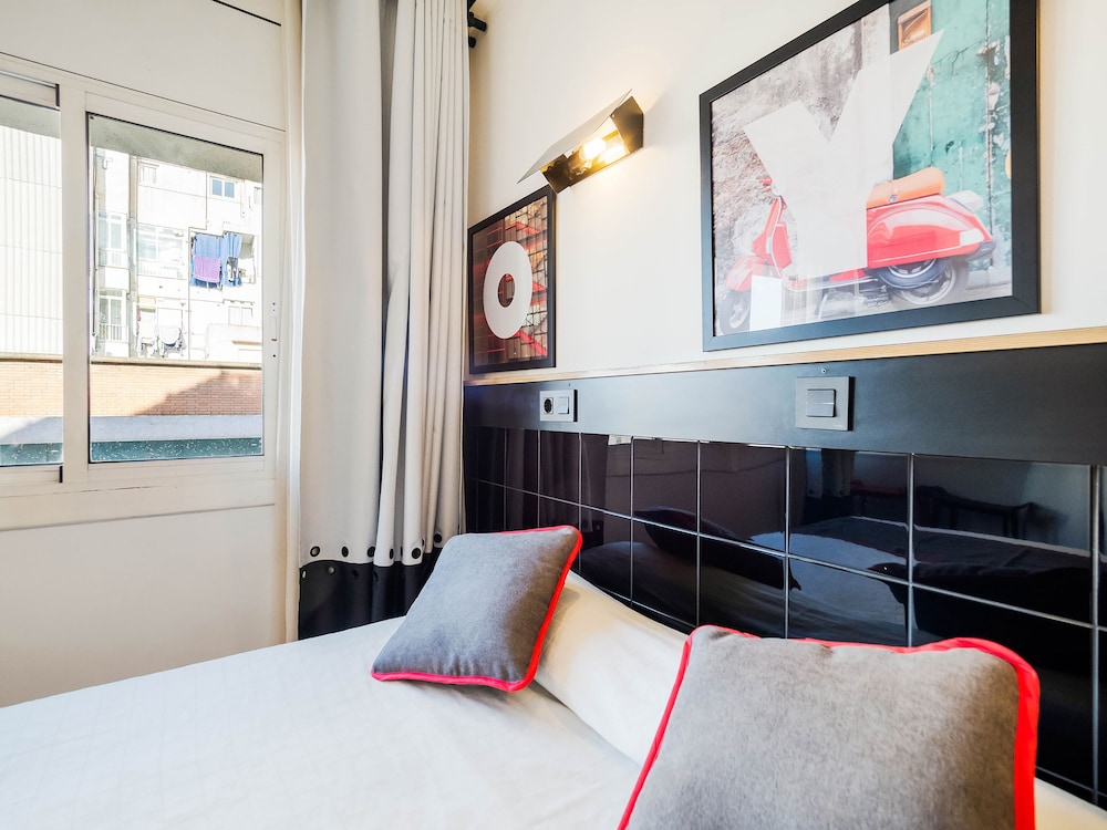 Hostal Athenas 9/42