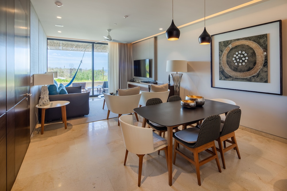 The Club at Solaz Luxury Villas 54/70