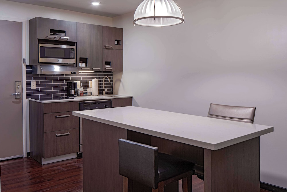 Hyatt House New Orleans/Downtown 54/74