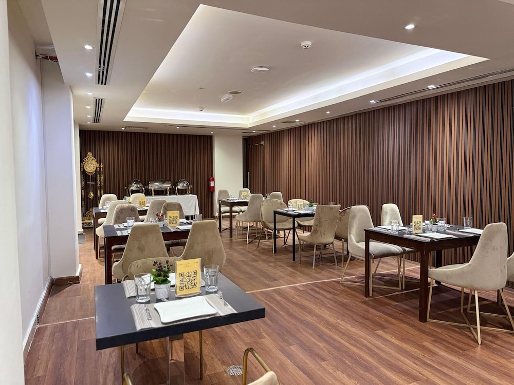 Ivory Inn Hotel Doha 45/57
