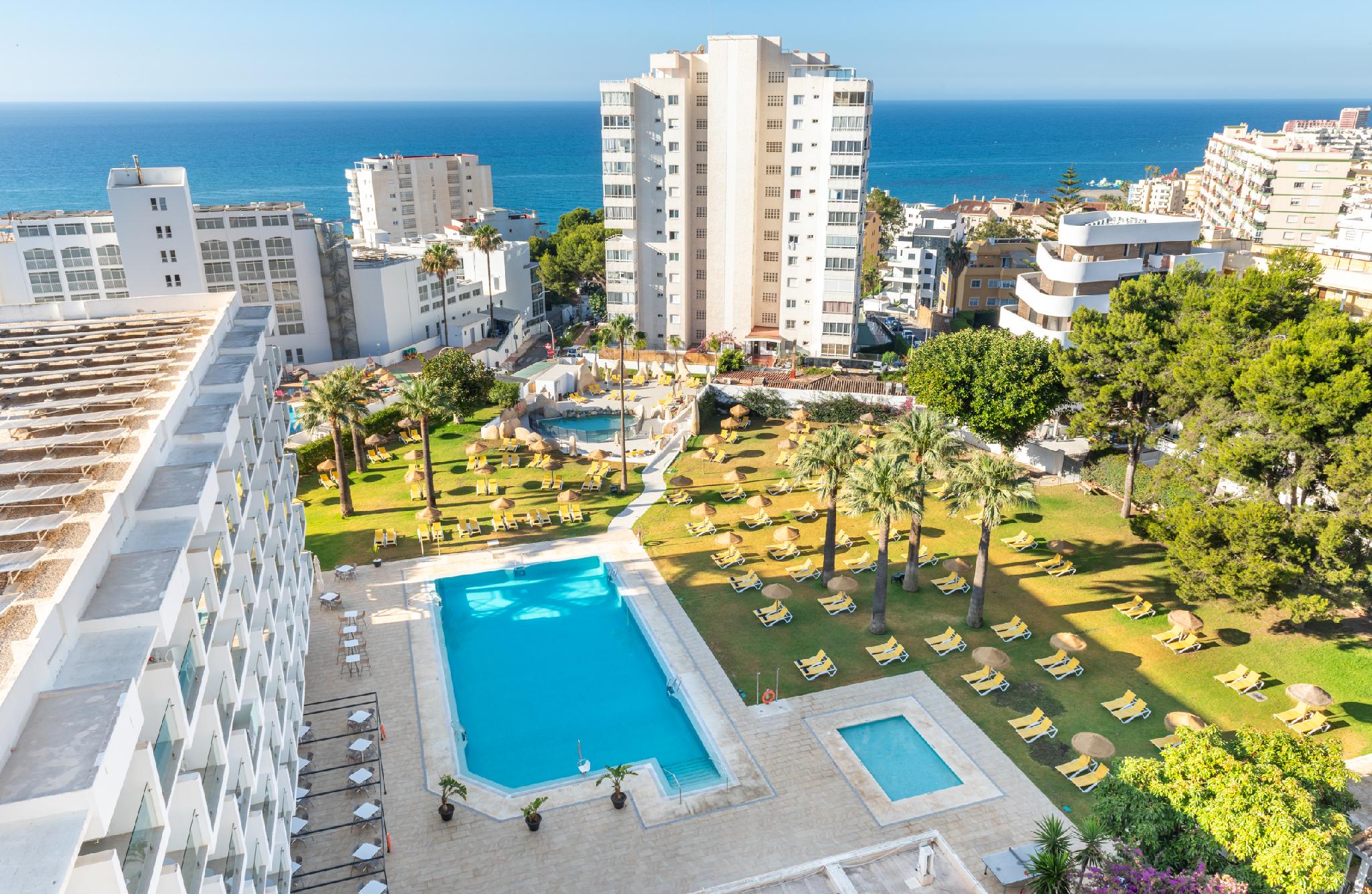 Double Superior Single Use Room Pool View