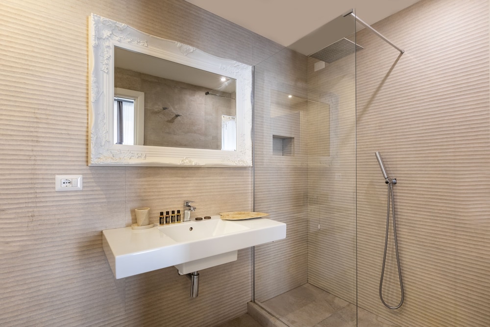 Spagna Art & Suites 57/58