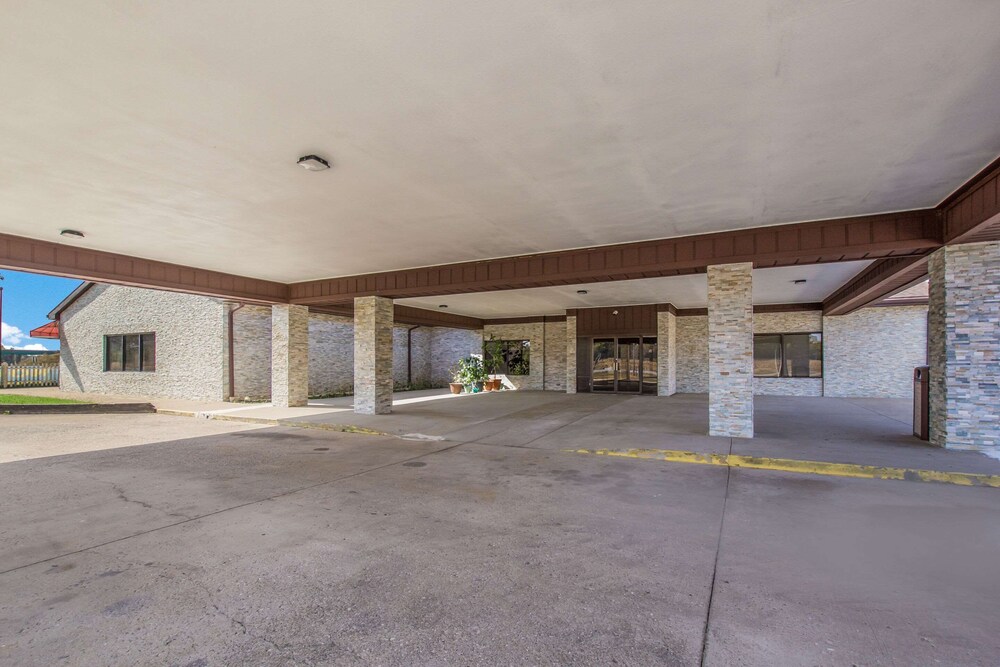Quality Inn Grayville, IL 7/35