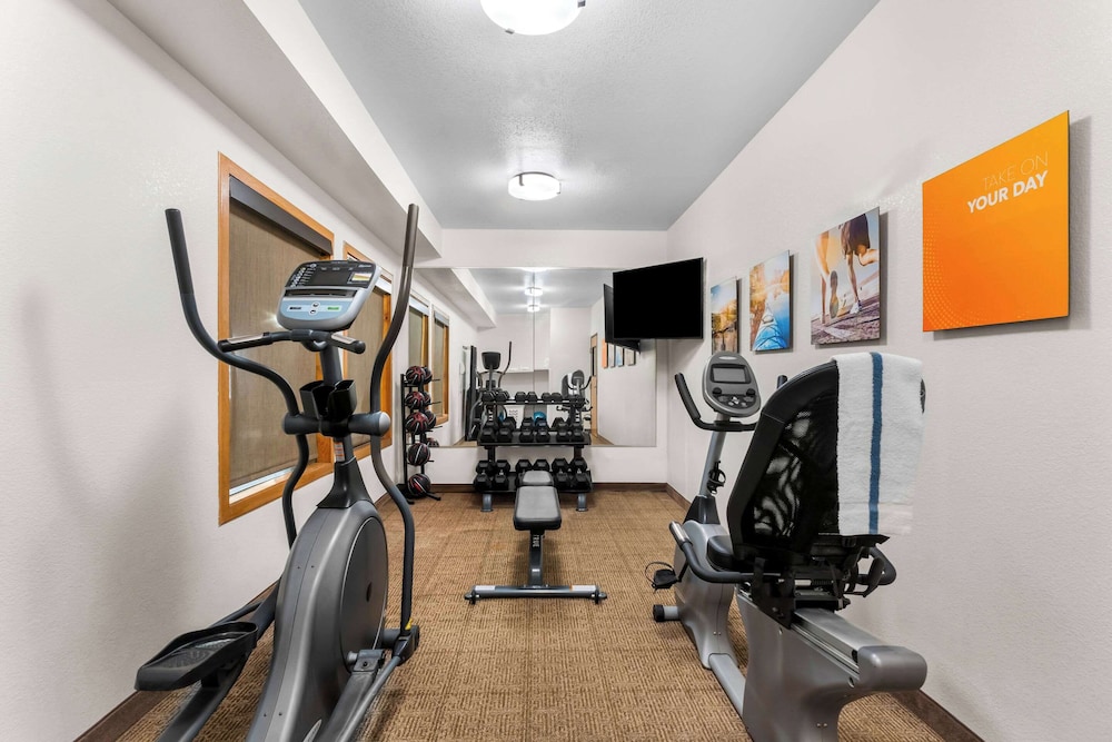 Comfort Inn & Suites Greeley, CO 29/54