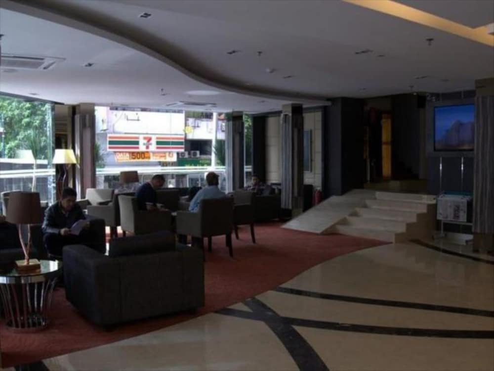 Sani Hotel 20/22