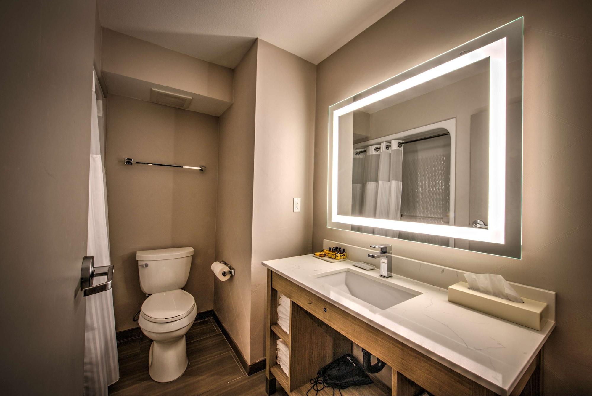 Suite, Multiple Beds, Sofa