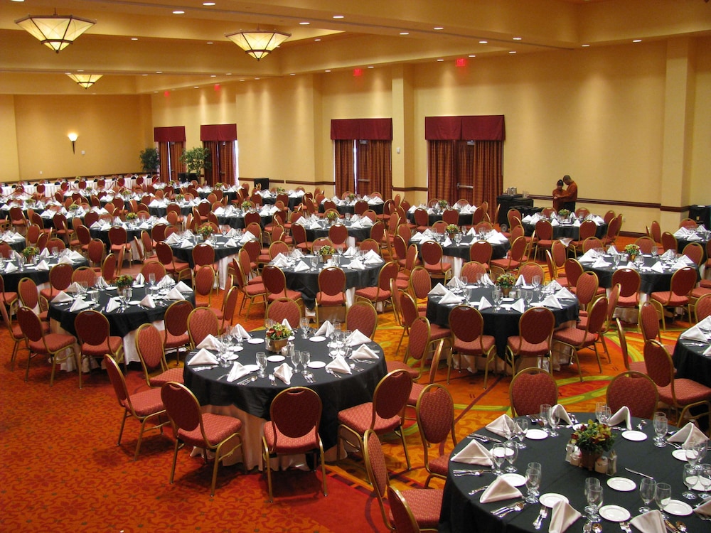 Embassy Suites by Hilton San Marcos Conference Center 62/76