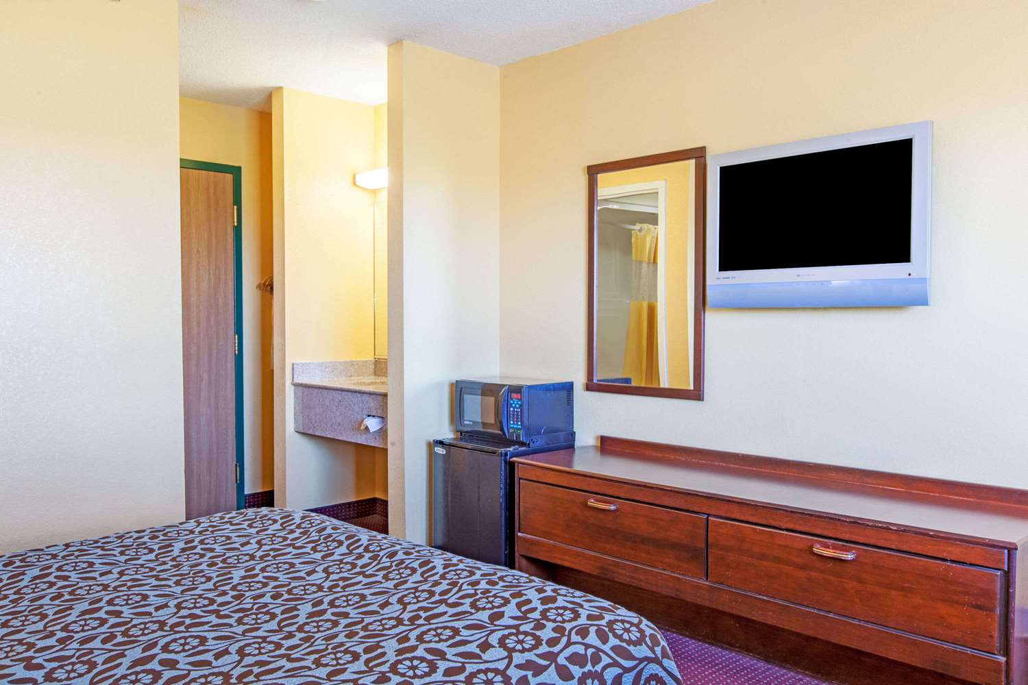 Days Inn by Wyndham Canastota/Verona 20/52