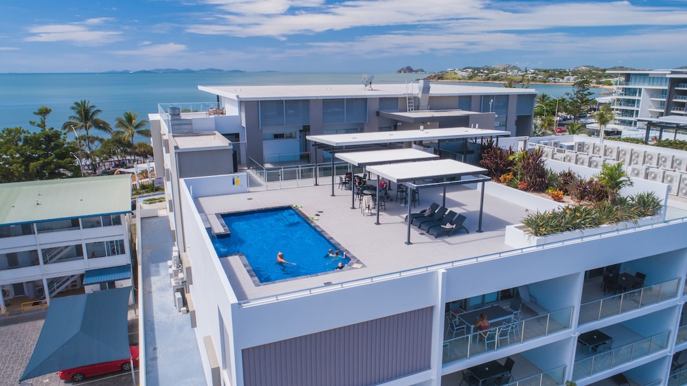Echelon Apartments 5/42
