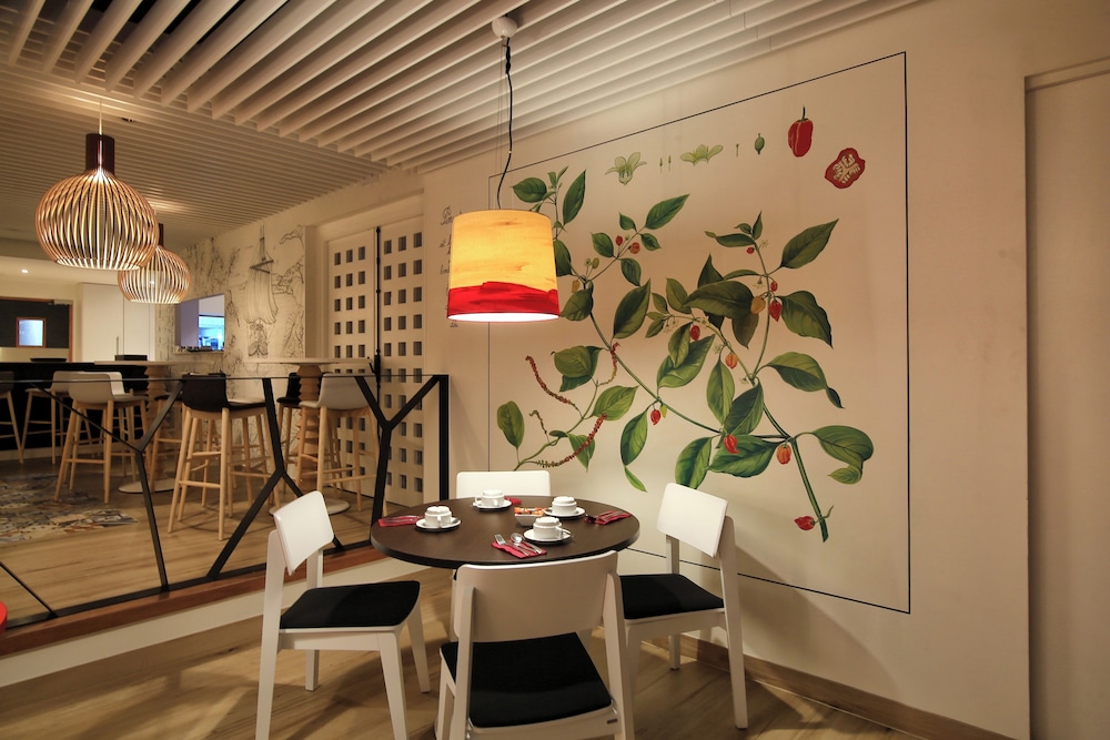 Mahogany Hotel Residence & Spa 37/67