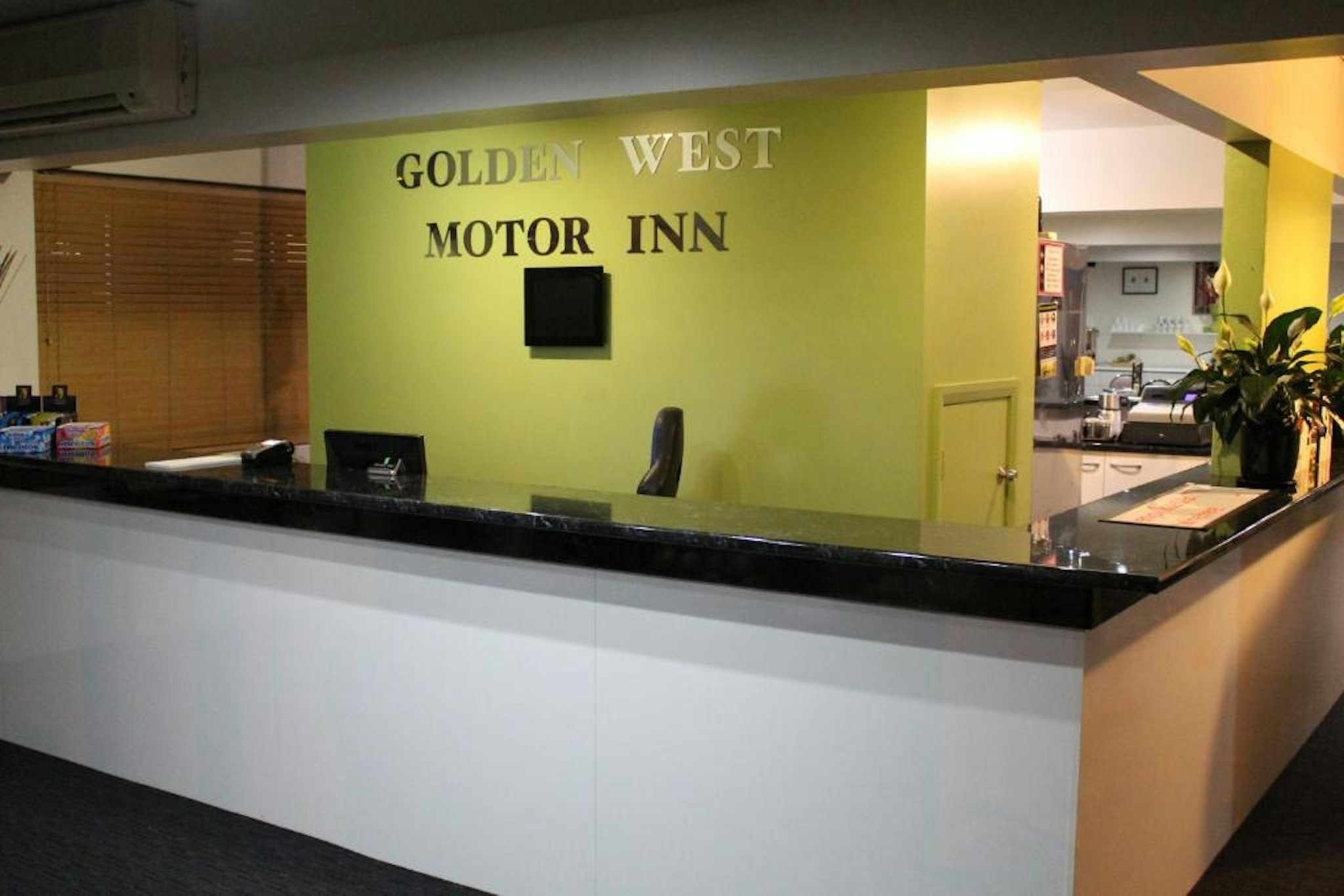 Golden West Motor Inn 6/43