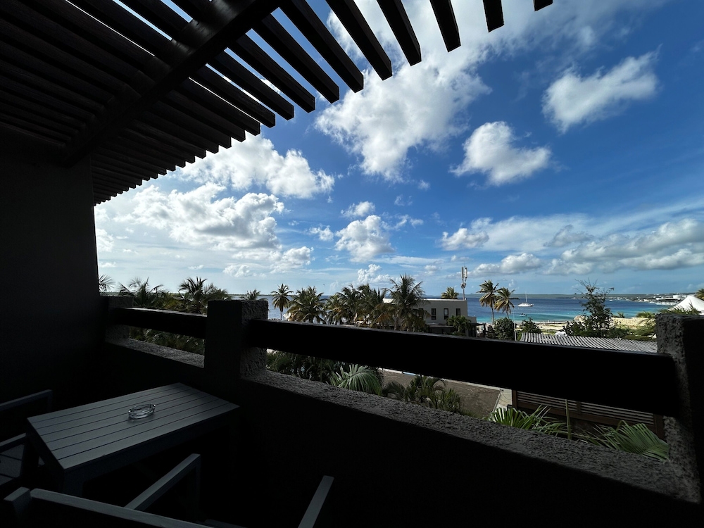 Eden Beach Resort 8/63