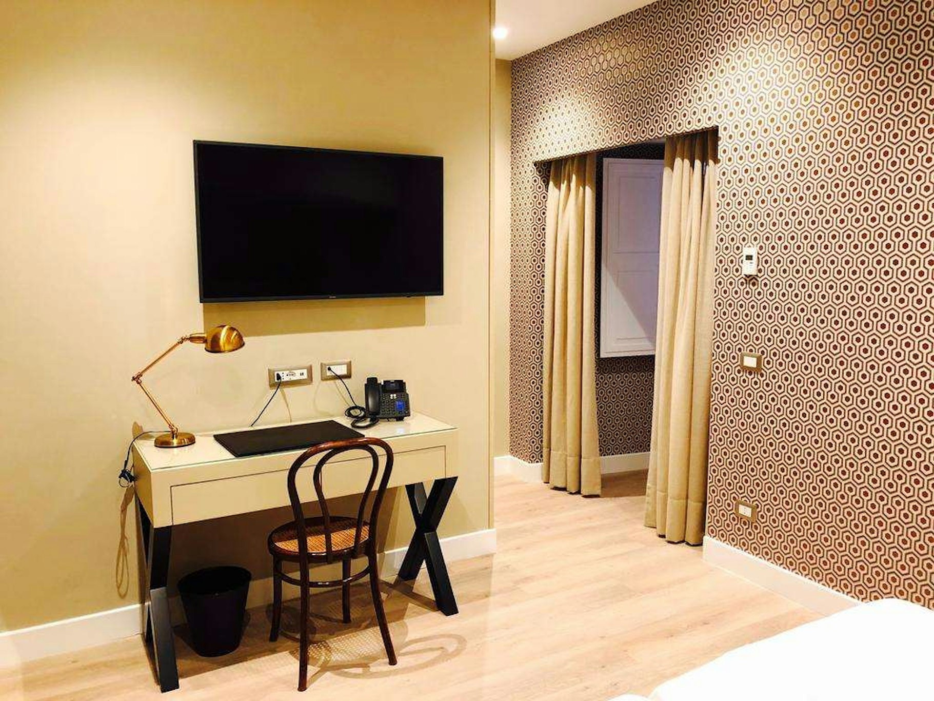 Caruso Place Boutique Wellness Suites 60/70