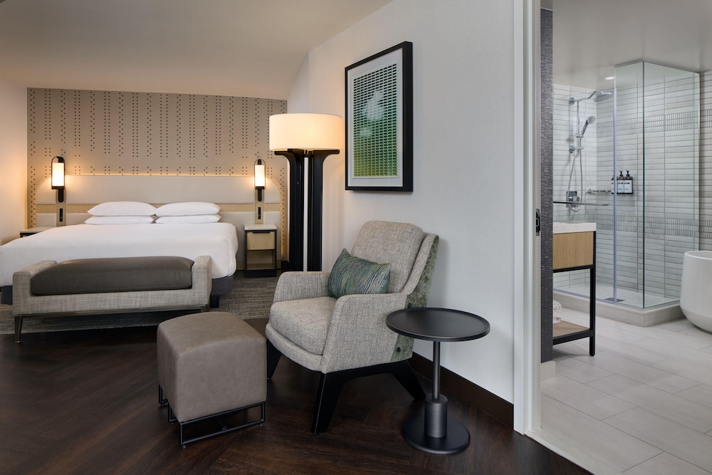 Capitol, Suite, King Bed
