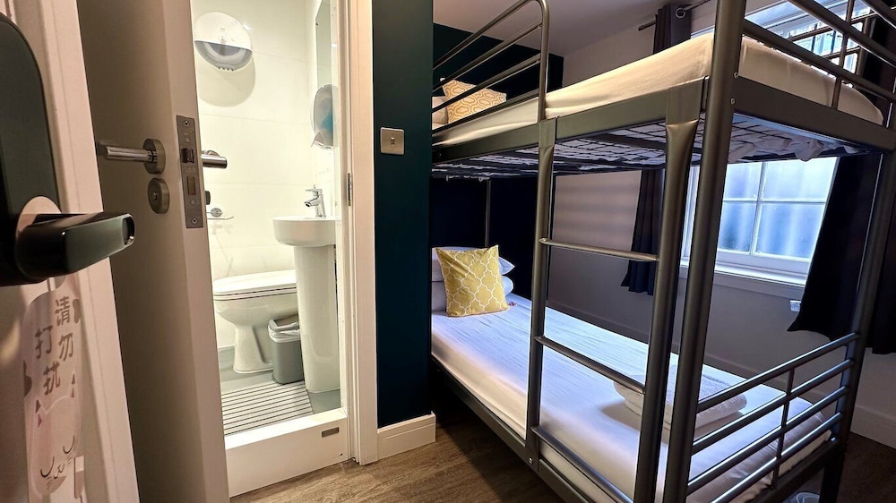 ROOM, TWIN BEDS, 2 BUNK BEDS, PRIVATE SHOWER
