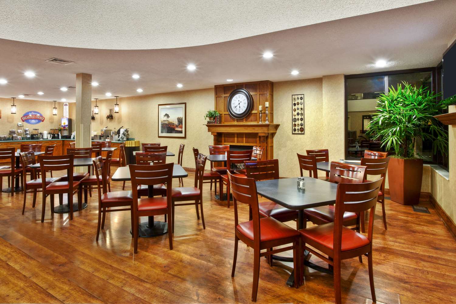 Baymont by Wyndham Knoxville/Cedar Bluff 37/59
