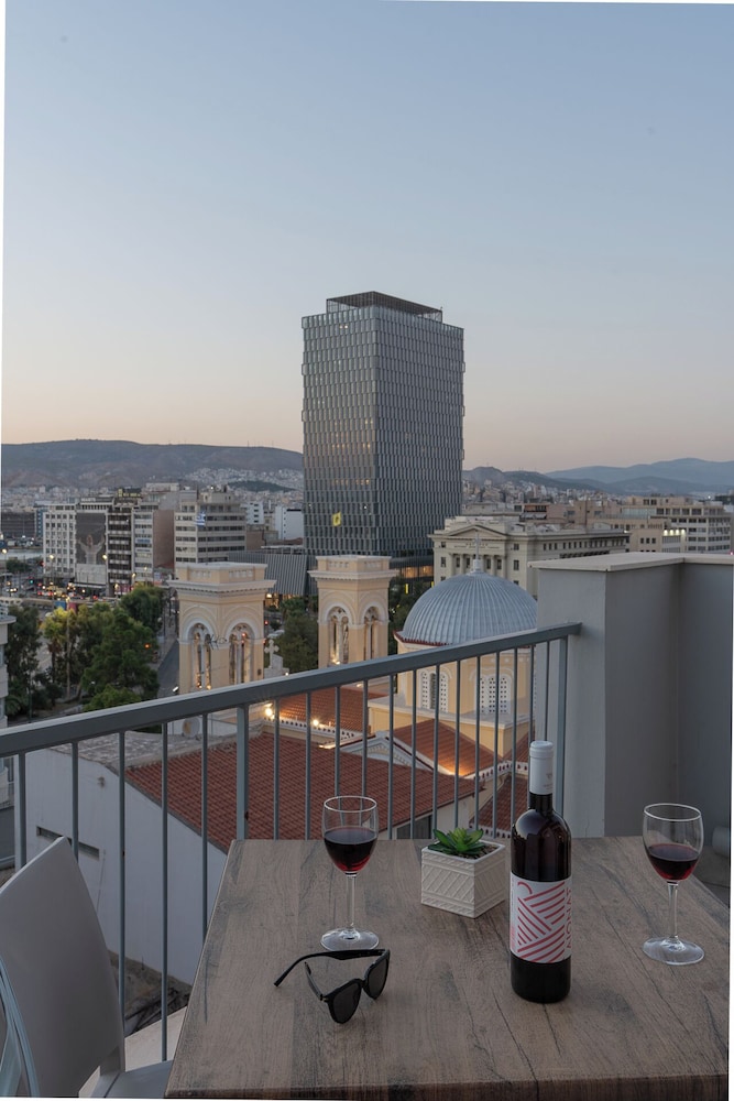 Piraeus City Hotel 54/63
