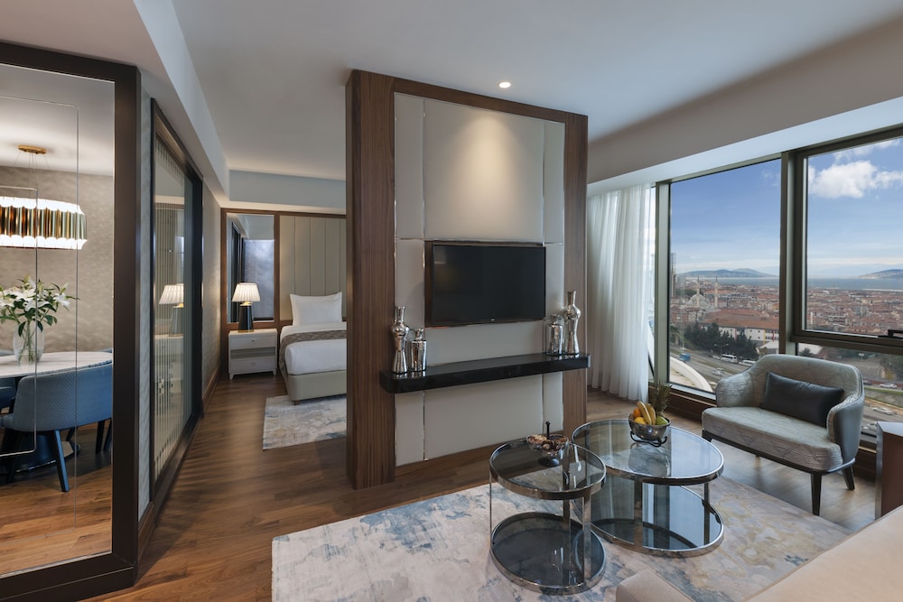 Elite World Grand Istanbul Kucukyali Hotel 44/68