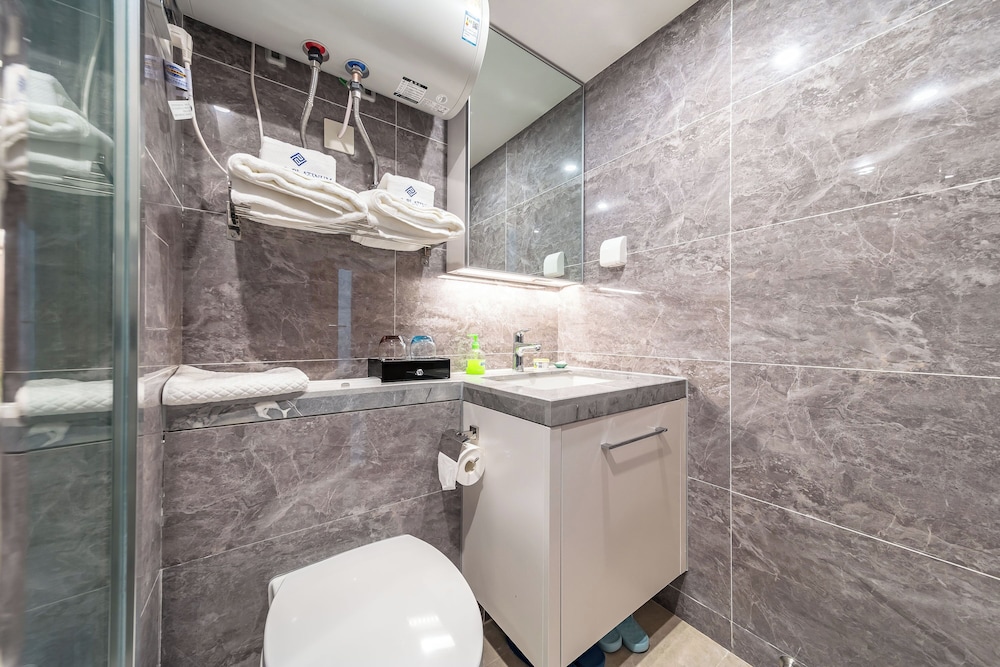 Huaqiang North Executive Apartment 20/20