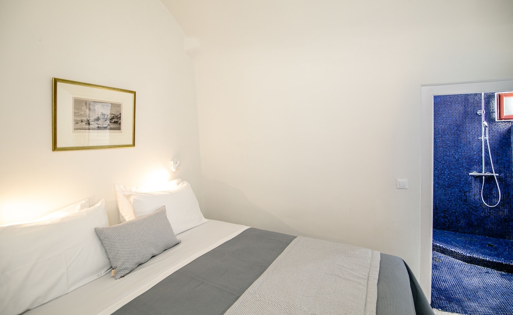 2 BEDROOMS, VILLA, 2 DOUBLE BEDS, OUTDOOR JETTED TUB
